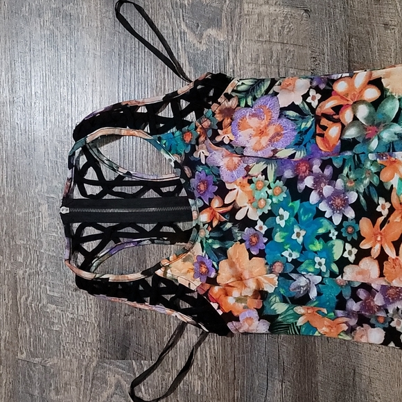 Gently Loved Floral dress by Material Girl size small mesh back and straps cute - Picture 8 of 10